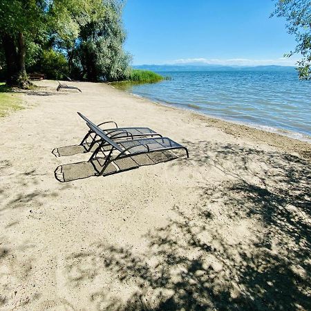 Wohlfuehl-Apartment Irisbluete Mit Privatstrand FDH Екстериор снимка