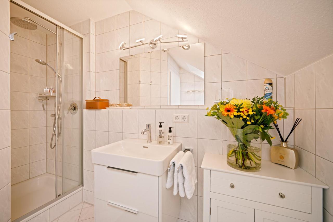 Wohlfuehl-Apartment Irisbluete Mit Privatstrand FDH Екстериор снимка